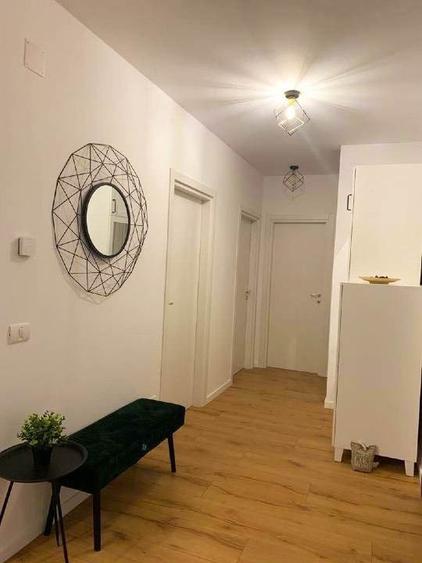 Apartament cu 3 camere semidecomandat, mobilat în Tunari