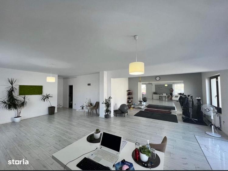 Spațiu comercial, de 80 mp, în Între Lacuri
