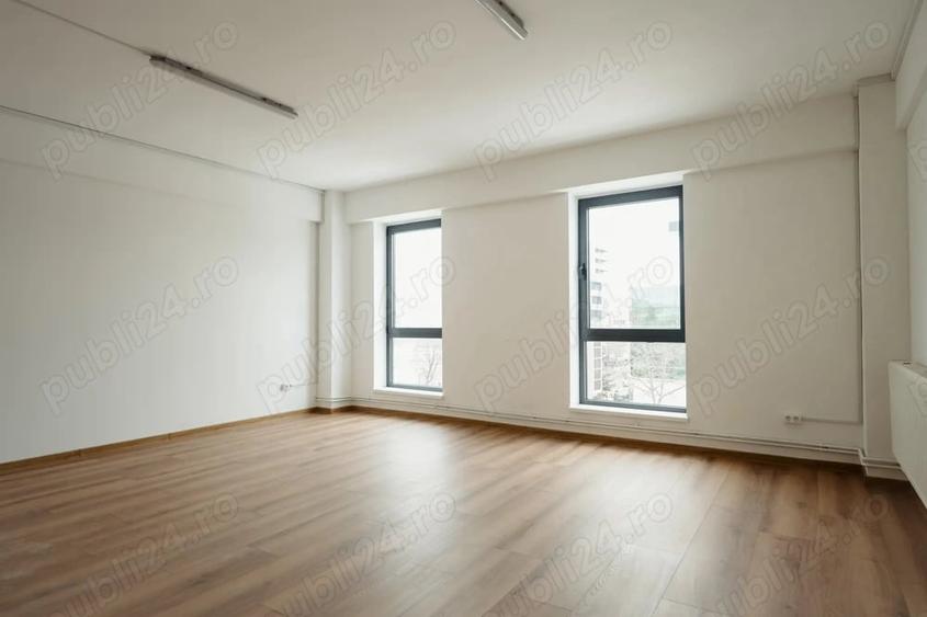 Spațiu comercial, de 30 mp, în Central