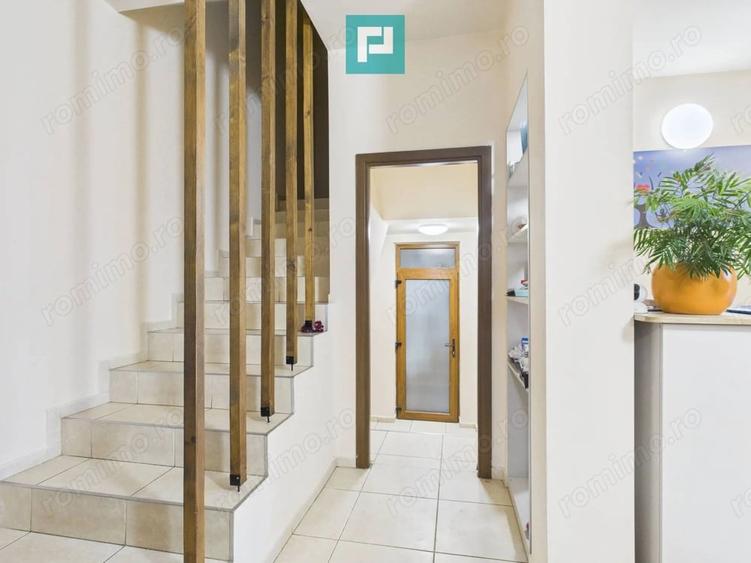Casă cu 5 camere cu Teren 987 Mp în Aradului