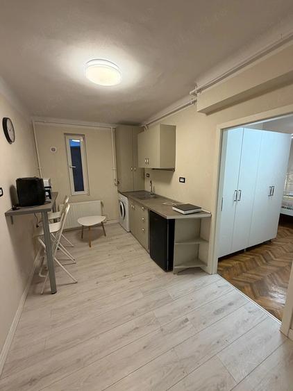 Garsonieră decomandată în Central