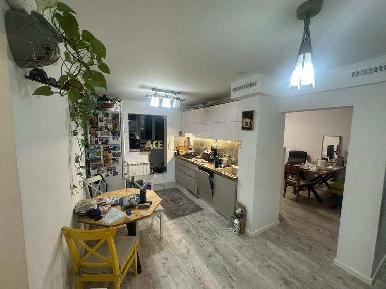 Apartament cu 3 camere decomandat, mobilat în Crângași