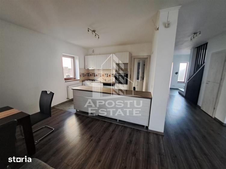 Casă cu 4 camere cu Teren 384 Mp în Dumbrăvița