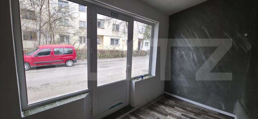 Spațiu comercial, de 10 mp, în Lupeni