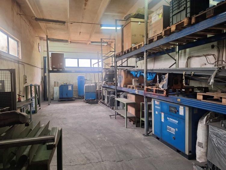 Spațiu comercial, de 500 mp, în Aradul Nou
