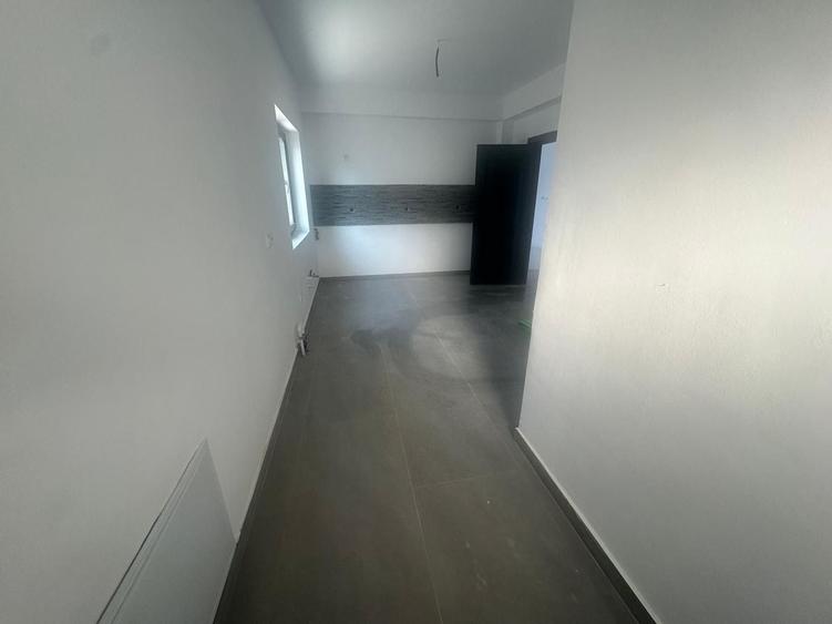 Duplex cu 4 camere cu Canalizare în Central