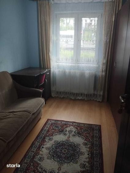 Apartament cu 3 camere decomandat în Plopilor