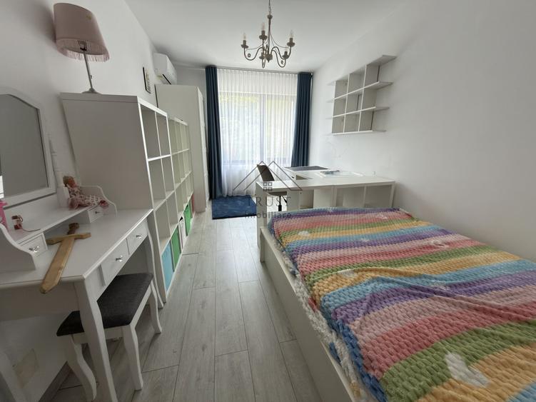 Duplex cu 4 camere cu Canalizare în Florești