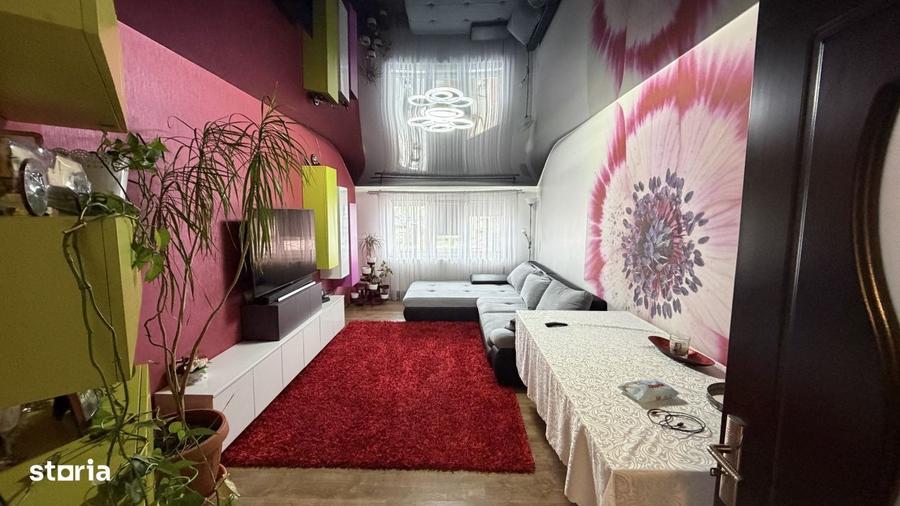 Apartament 3 camere Mansarda Scara interioara Spatiu versa - 9