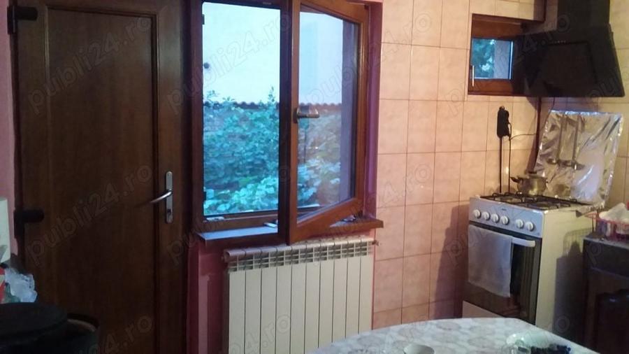 Vand casa ideala pentru locuit cat ?i pentru afaceri, in Dr Tr Severin. - 2