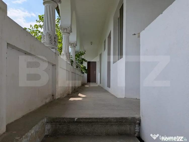 Casă cu 9 camere cu Teren 439 Mp în Central