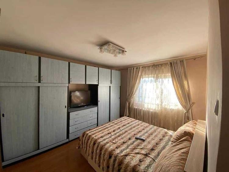 Apartament cu 3 camere decomandat în Sebastian