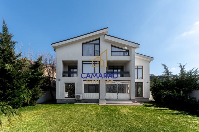 Casă individuală cu 8 camere cu Canalizare în Pipera
