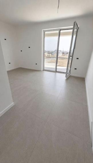 Apartament cu 3 camere în Sântandrei