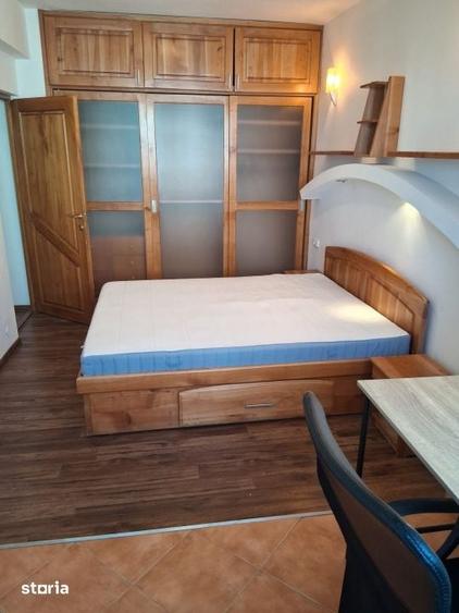 Apartament cu 4 camere semidecomandat în Zorilor