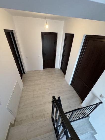 Casă individuală cu 5 camere cu Canalizare în Ultracentral