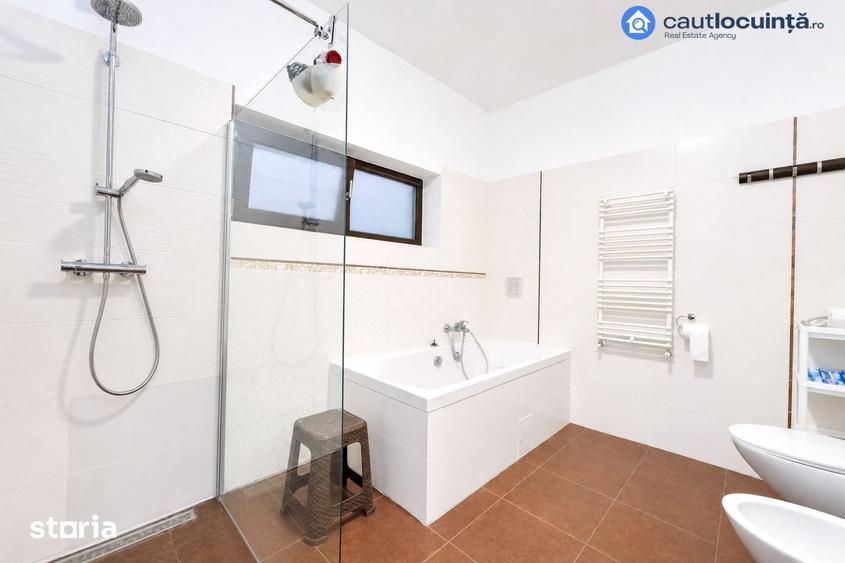 Casă cu 5 camere cu Teren 554 Mp în Corbeanca