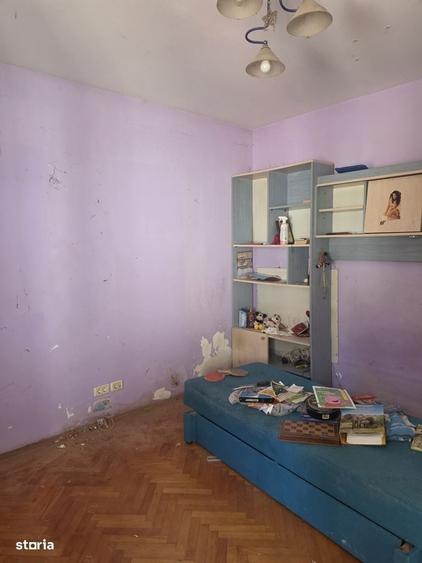 Casă cu 4 camere în Vatra Luminoasă