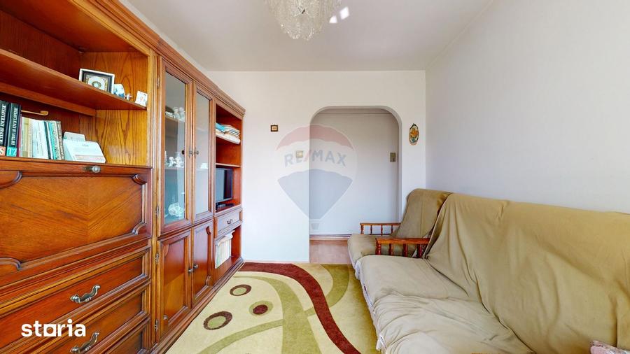 Apartament cu 3 camere decomandat în Central