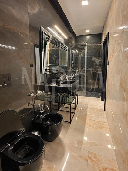 Apartament cu 4 camere semidecomandat, mobilat în Ultracentral
