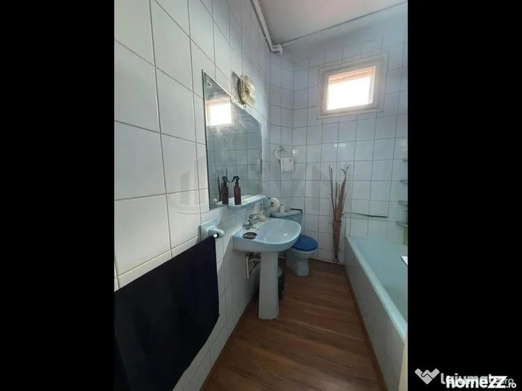 Apartament cu 4 camere semidecomandat în Cișmigiu