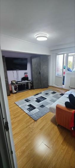 Apartament cu 2 camere decomandat în Exterior Vest