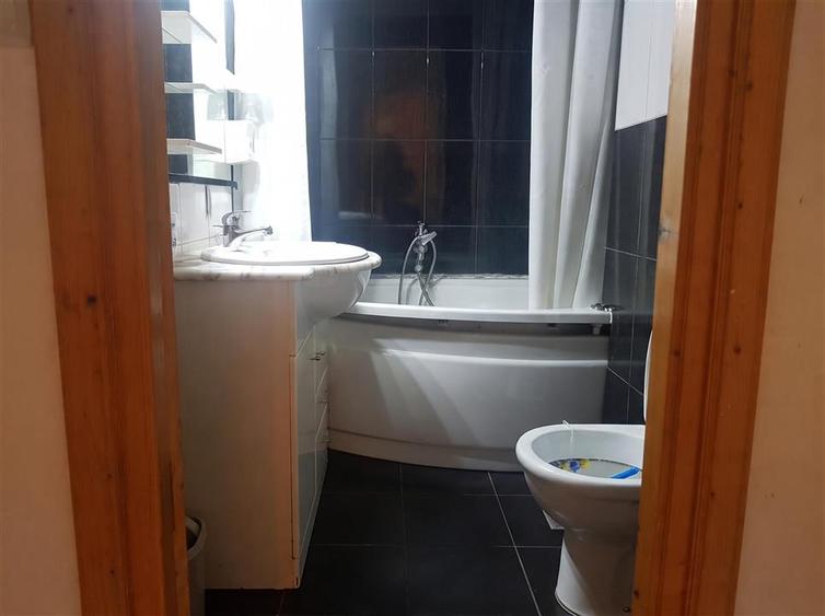 Apartament cu 3 camere decomandat în George Enescu