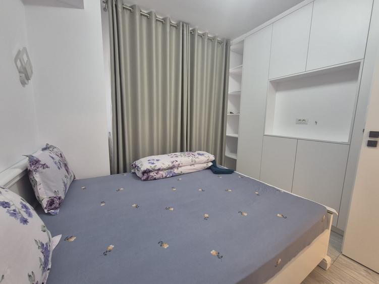 Apartament cu 3 camere semidecomandat în Obcini