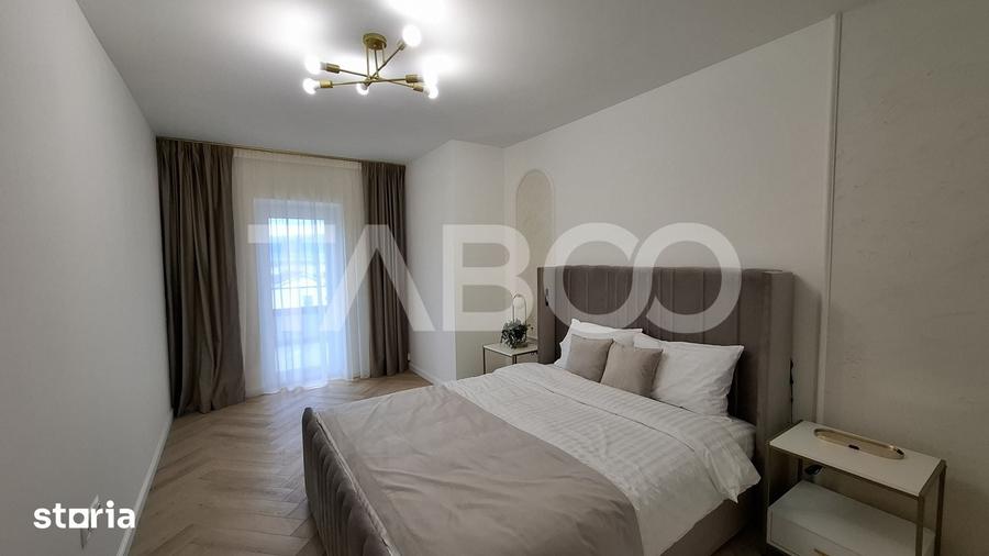 Apartament cu 5 camere decomandat în Cristian