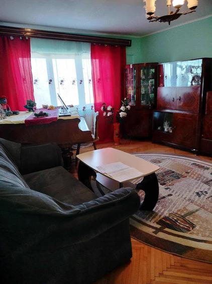 Apartament cu 3 camere decomandat în Semicentral