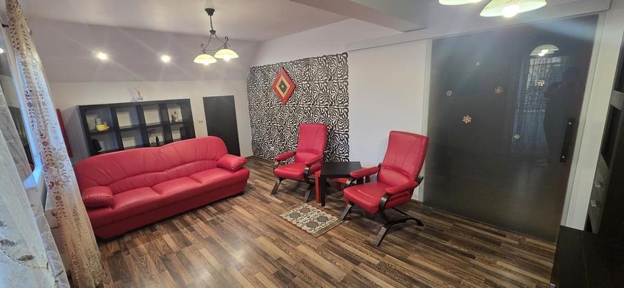 Apartament cu 3 camere decomandat în Central