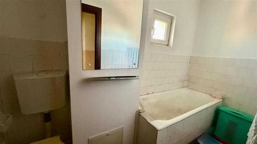 Apartament cu 4 camere decomandat în Dacia