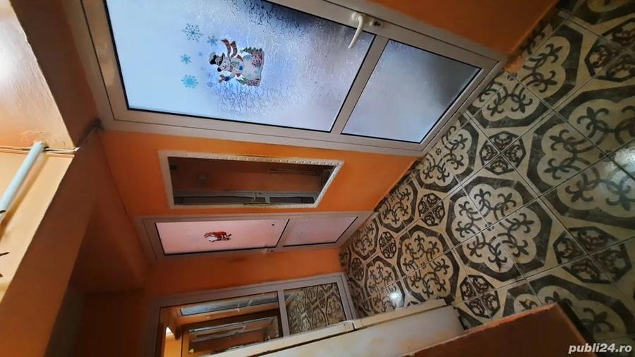 Garsonieră decomandată în Central