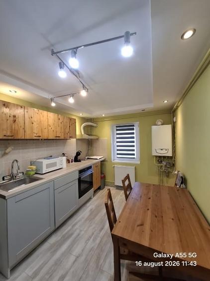 Apartament cu 3 camere, mobilat în Buziașului