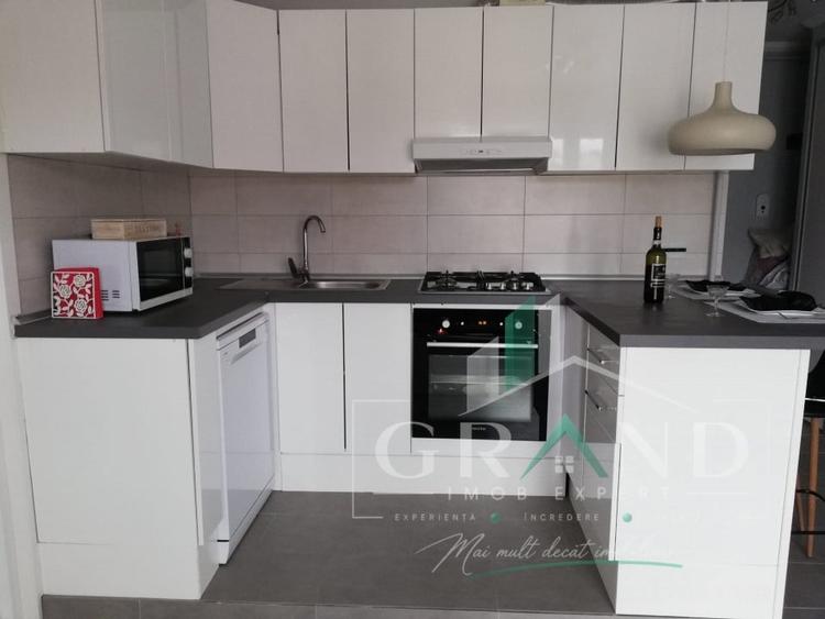Apartament cu 2 camere semidecomandat, mobilat în Iris