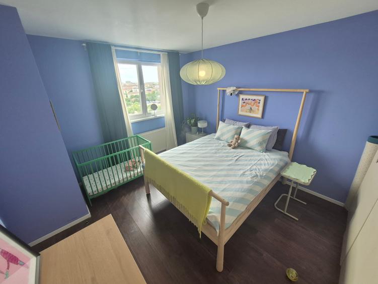 Apartament cu 3 camere decomandat în Lipovei