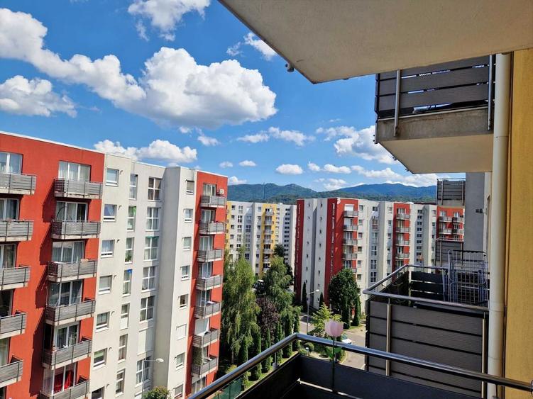 Apartament cu 3 camere decomandat în Avantgarden