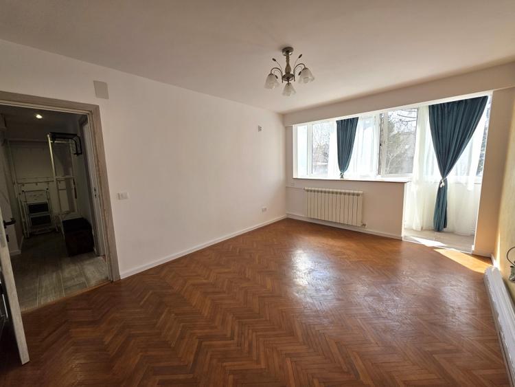 Apartament cu 2 camere decomandat, mobilat în Eroii Revoluției