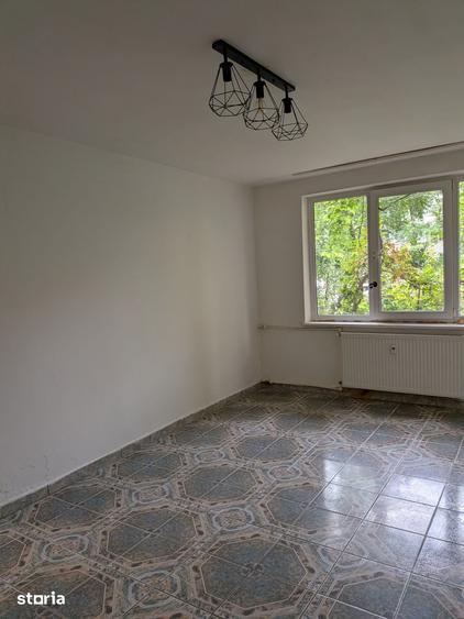 Apartament cu 2 camere semidecomandat în Calea București
