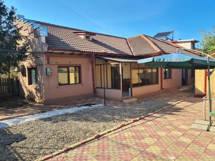 Casa Generoasa cu 2 Locuinte Separate, Garaj si Foisor in Zona Coiciu - Trocadero, Constanta - 5