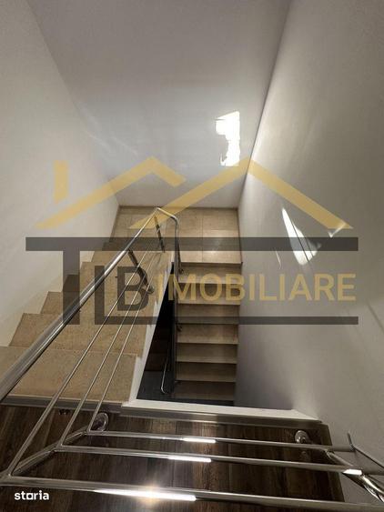 Casă cu 6 camere cu Teren 290 Mp în Criș