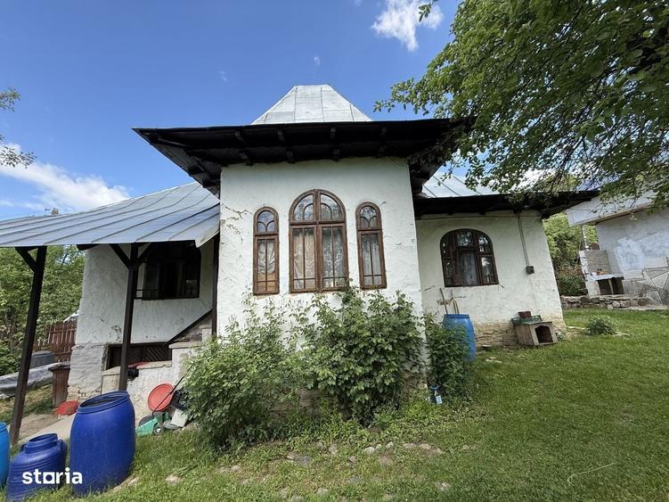 Casă cu 4 camere în Oncești