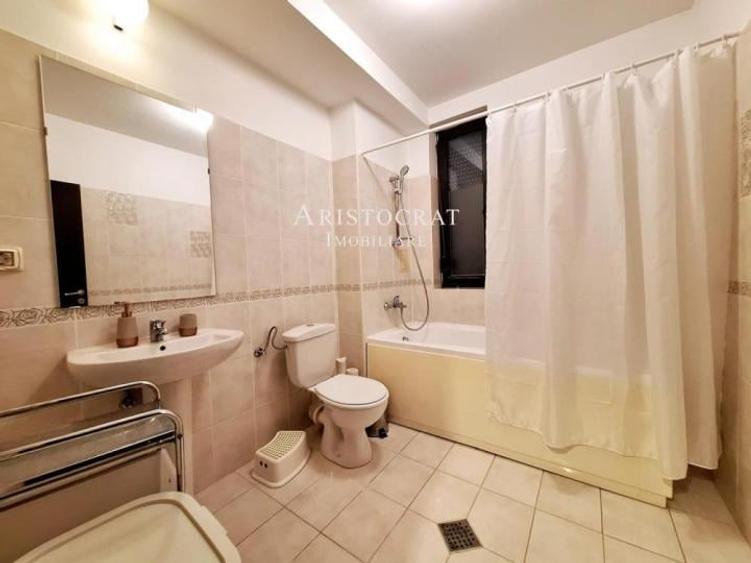 Casă cu 7 camere cu Teren 500 Mp în Corbeanca