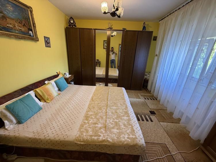 Casă individuală cu 6 camere cu Canalizare în Ghioșești