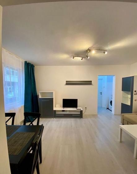 Apartament cu 2 camere semidecomandat, mobilat în Domenii