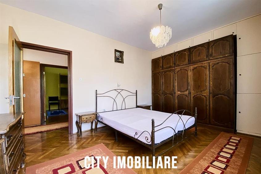 Apartament cu 3 camere decomandat, mobilat în Central