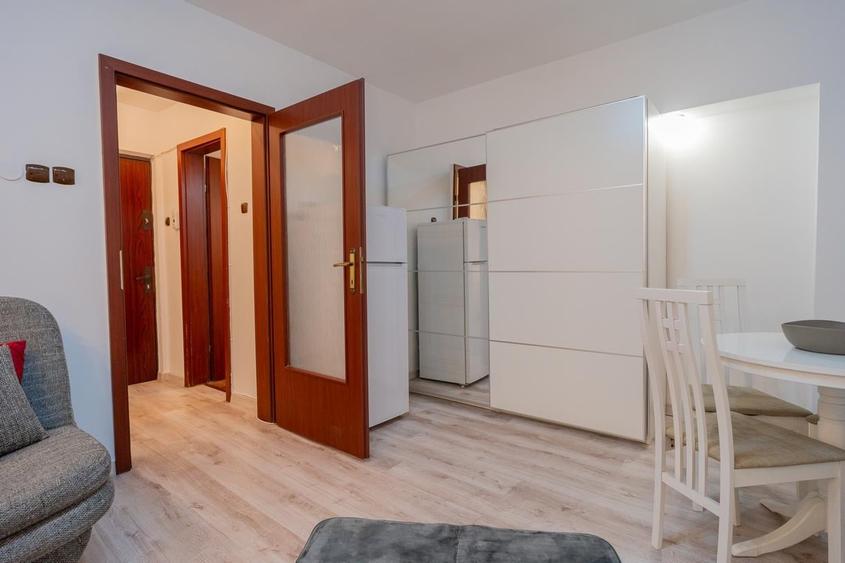 Apartament cu 2 camere semidecomandat în Calea Victoriei
