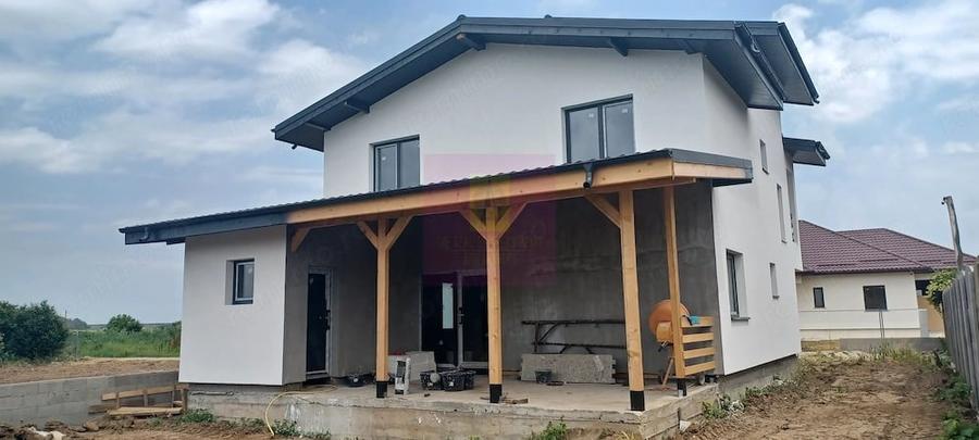 Casă cu 5 camere cu Teren 435 Mp în Săbăreni