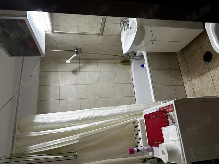 Apartament cu 2 camere decomandat în P-ța Victoriei