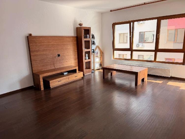 Apartament cu 3 camere decomandat în Apărătorii Patriei